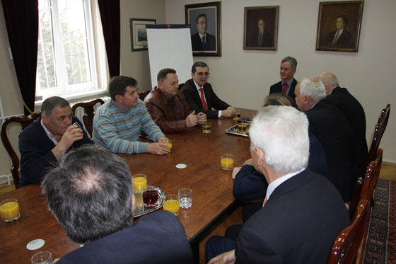 Делегација бивших официра ШЦОМЈ &bdquo;Петар Драпшин&ldquo; посјетила Универзитет