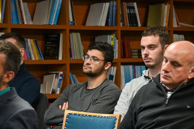 Два предавања студентима историје