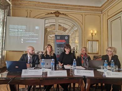 Доц. др Љиљана Стевић на округлом столу за синологе у Београду